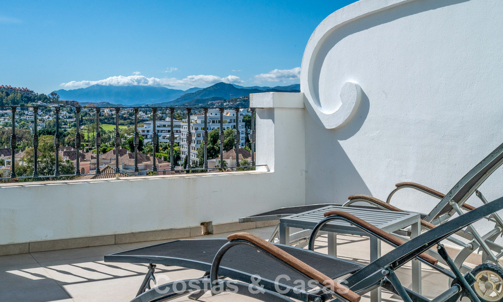 Charmante rijwoning te koop in Andalusisch complex op wandelafstand van voorzieningen in Nueva Andalucia, Marbella 802345