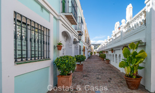 Charmante rijwoning te koop in Andalusisch complex op wandelafstand van voorzieningen in Nueva Andalucia, Marbella 802349 
