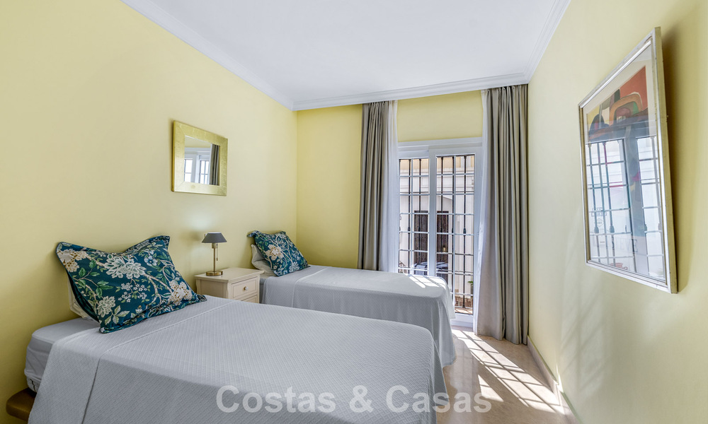 Charmante rijwoning te koop in Andalusisch complex op wandelafstand van voorzieningen in Nueva Andalucia, Marbella 802362