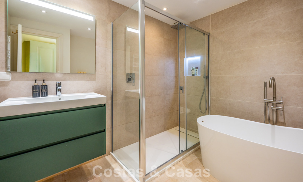 Charmante rijwoning te koop in Andalusisch complex op wandelafstand van voorzieningen in Nueva Andalucia, Marbella 802366