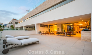 Exclusief duplex appartement met Fendi interieur in vijfsterrencomplex te koop op Marbella’s Golden Mile 802295 