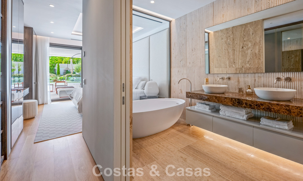 Exclusief duplex appartement met Fendi interieur in vijfsterrencomplex te koop op Marbella’s Golden Mile 802299