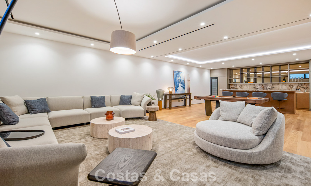 Exclusief duplex appartement met Fendi interieur in vijfsterrencomplex te koop op Marbella’s Golden Mile 802306