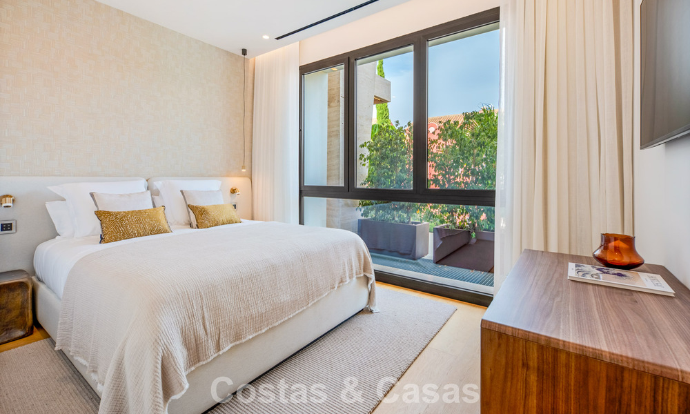 Exclusief duplex appartement met Fendi interieur in vijfsterrencomplex te koop op Marbella’s Golden Mile 802312