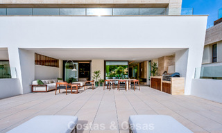 Exclusief duplex appartement met Fendi interieur in vijfsterrencomplex te koop op Marbella’s Golden Mile 802319 