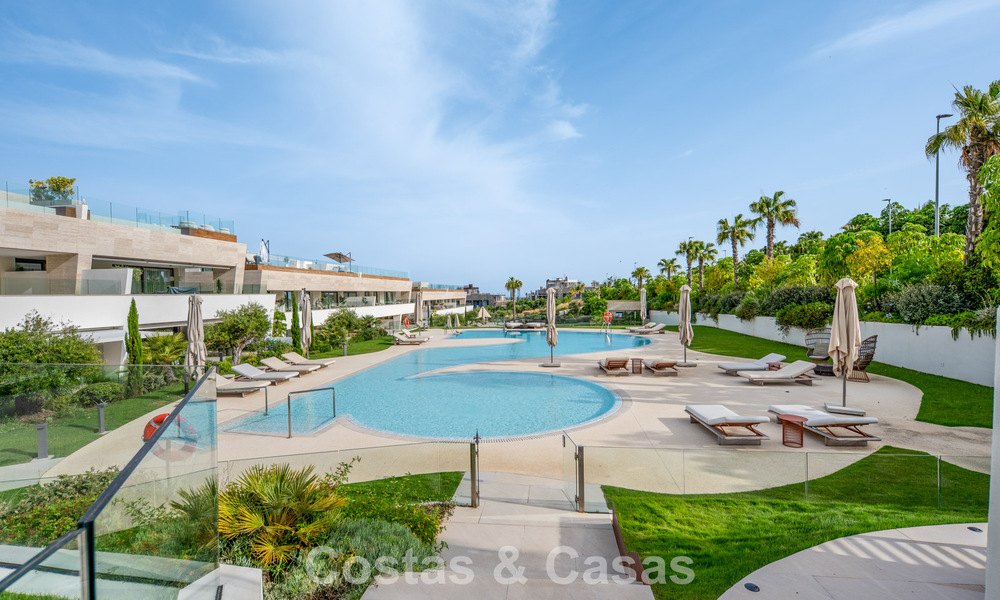 Exclusief duplex appartement met Fendi interieur in vijfsterrencomplex te koop op Marbella’s Golden Mile 802325