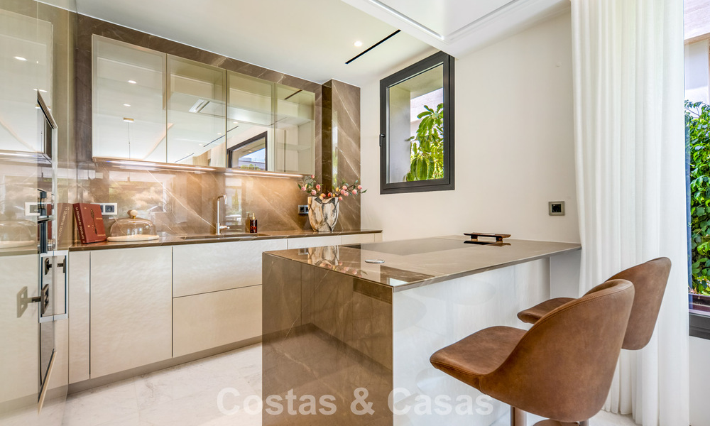 Exclusief duplex appartement met Fendi interieur in vijfsterrencomplex te koop op Marbella’s Golden Mile 802326