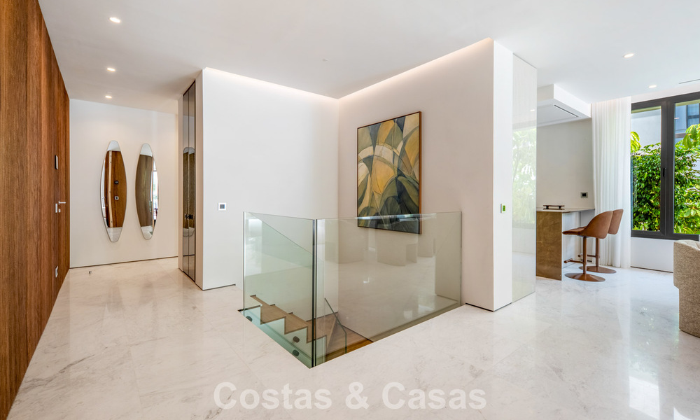 Exclusief duplex appartement met Fendi interieur in vijfsterrencomplex te koop op Marbella’s Golden Mile 802331