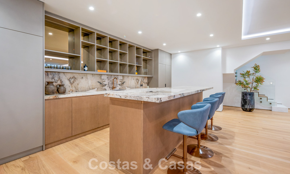 Exclusief duplex appartement met Fendi interieur in vijfsterrencomplex te koop op Marbella’s Golden Mile 802336