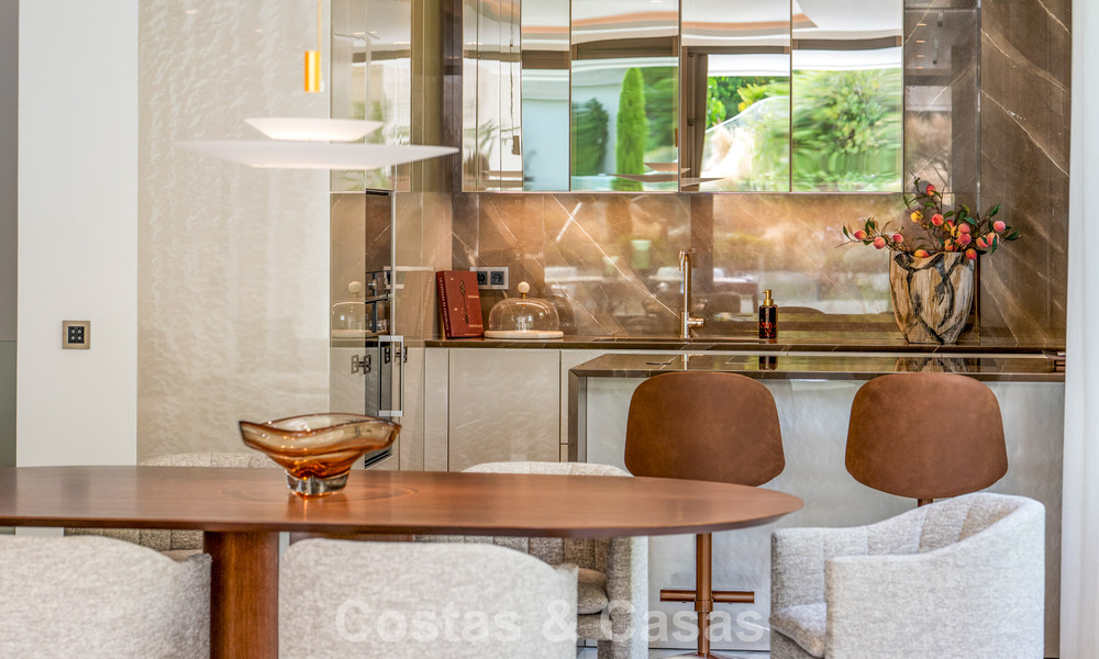 Exclusief duplex appartement met Fendi interieur in vijfsterrencomplex te koop op Marbella’s Golden Mile 802338