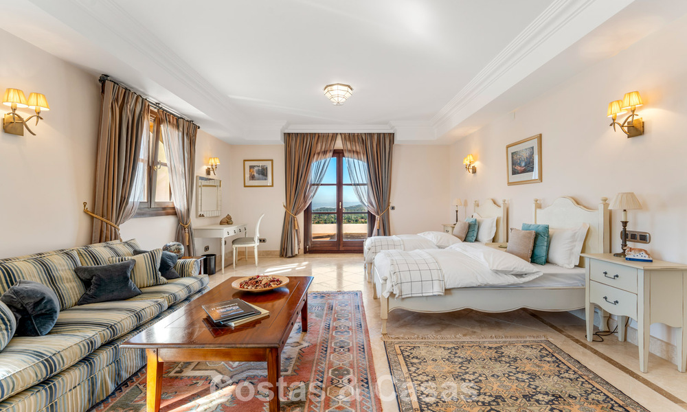 Statig, Spaans landgoed (Finca) te koop in een groene omgeving op de New Golden Mile tussen Marbella en Estepona 802220