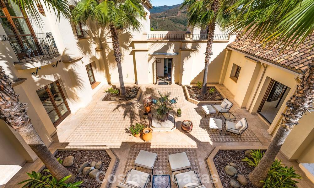 Statig, Spaans landgoed (Finca) te koop in een groene omgeving op de New Golden Mile tussen Marbella en Estepona 802225
