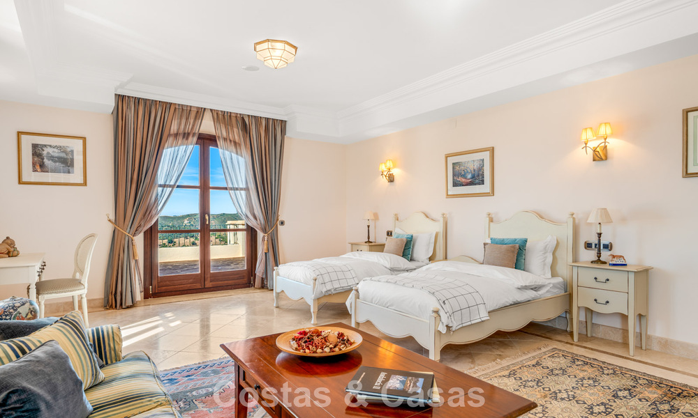 Statig, Spaans landgoed (Finca) te koop in een groene omgeving op de New Golden Mile tussen Marbella en Estepona 802226