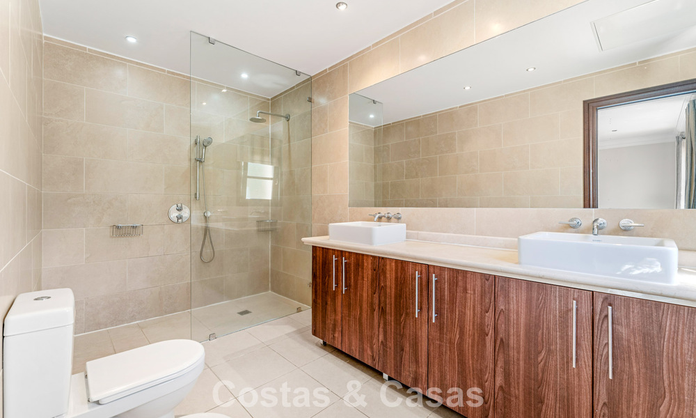 Statig, Spaans landgoed (Finca) te koop in een groene omgeving op de New Golden Mile tussen Marbella en Estepona 802250