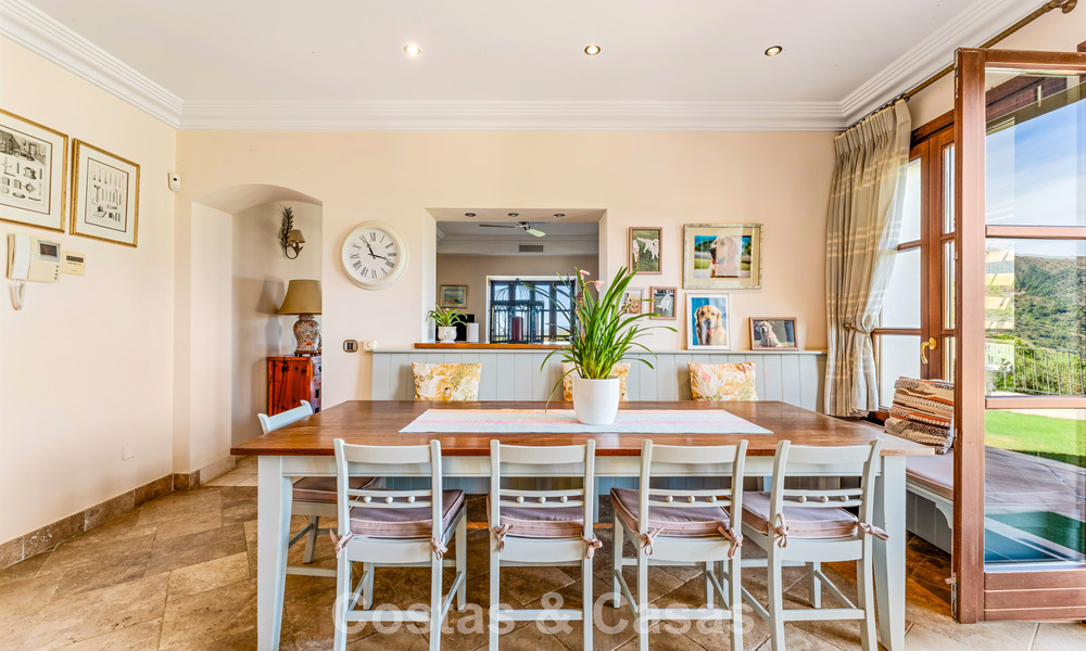 Statig, Spaans landgoed (Finca) te koop in een groene omgeving op de New Golden Mile tussen Marbella en Estepona 802260