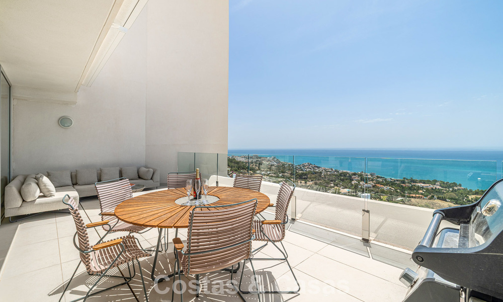 Lichtrijk en modern duplex penthouse met frontaal open zeezicht te koop in Benalmadena, Costa del Sol 802203