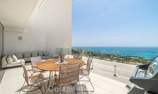 Lichtrijk en modern duplex penthouse met frontaal open zeezicht te koop in Benalmadena, Costa del Sol 802203 