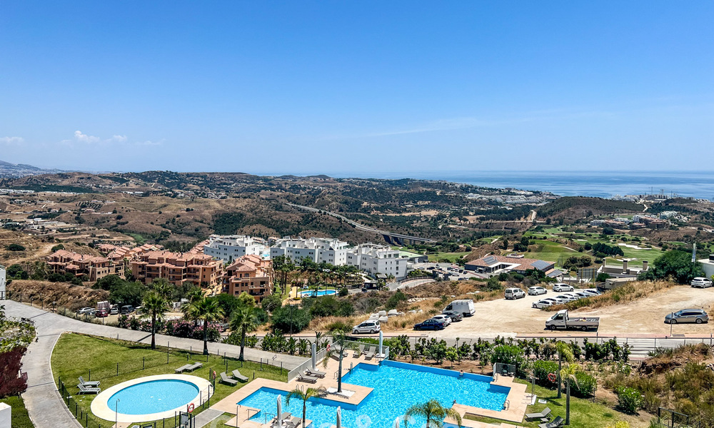 Modern hoekappartement in een exclusief boetiekresort met panoramisch zeezicht nabij La Cala de Mijas, Costa del Sol 802130