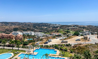 Modern hoekappartement in een exclusief boetiekresort met panoramisch zeezicht nabij La Cala de Mijas, Costa del Sol 802131 
