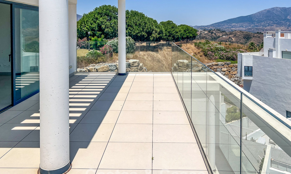 Modern hoekappartement in een exclusief boetiekresort met panoramisch zeezicht nabij La Cala de Mijas, Costa del Sol 802133