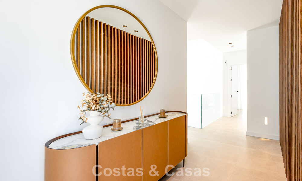 Gloednieuwe, moderne luxevilla met zeezicht te koop in Mijas, Costa del Sol 802155