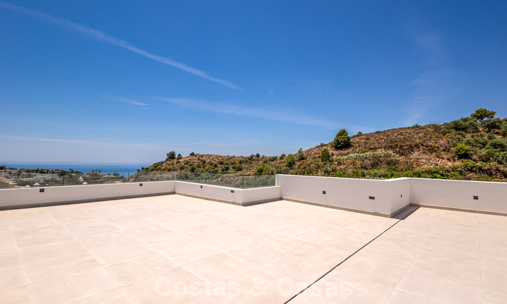 Gloednieuwe, moderne luxevilla met zeezicht te koop in Mijas, Costa del Sol 802164