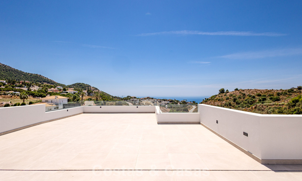 Gloednieuwe, moderne luxevilla met zeezicht te koop in Mijas, Costa del Sol 802165