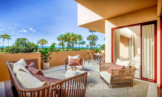 Gemoderniseerd strandappartement met onbelemmerd panoramisch zeezicht te koop, New Golden Mile, Marbella - Estepona 802515 