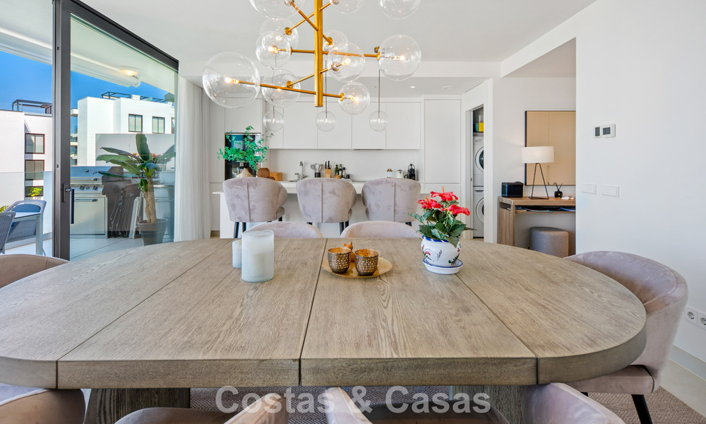 Eigentijds appartement te koop in een vernieuwend lifestyle-complex in Fuengirola, Costa del Sol 802527