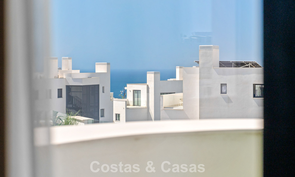Eigentijds appartement te koop in een vernieuwend lifestyle-complex in Fuengirola, Costa del Sol 802552