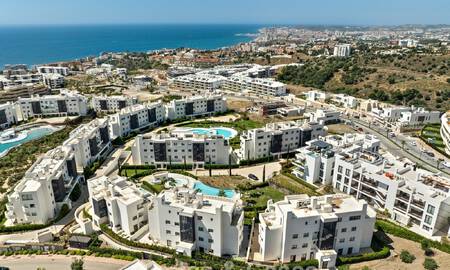 Eigentijds appartement te koop in een vernieuwend lifestyle-complex in Fuengirola, Costa del Sol 802553