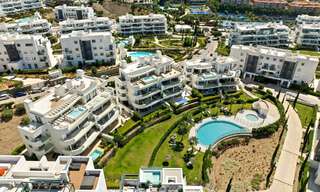 Eigentijds appartement te koop in een vernieuwend lifestyle-complex in Fuengirola, Costa del Sol 802554 