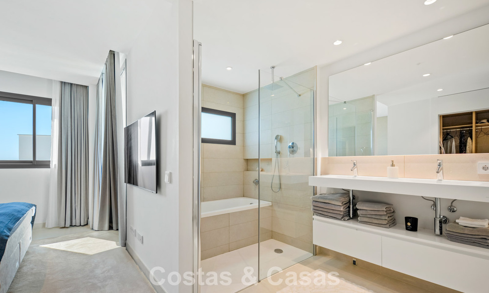 Eigentijds appartement te koop in een vernieuwend lifestyle-complex in Fuengirola, Costa del Sol 802558