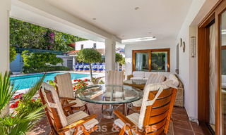 Beachside villa op een steenworp van het strand te koop aan de gewilde New Golden Mile tussen Marbella en Estepona 802565 