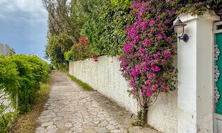 Beachside villa op een steenworp van het strand te koop aan de gewilde New Golden Mile tussen Marbella en Estepona 802566 