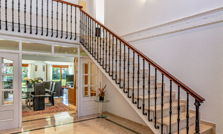 Beachside villa op een steenworp van het strand te koop aan de gewilde New Golden Mile tussen Marbella en Estepona 802570 