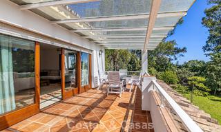 Beachside villa op een steenworp van het strand te koop aan de gewilde New Golden Mile tussen Marbella en Estepona 802590 