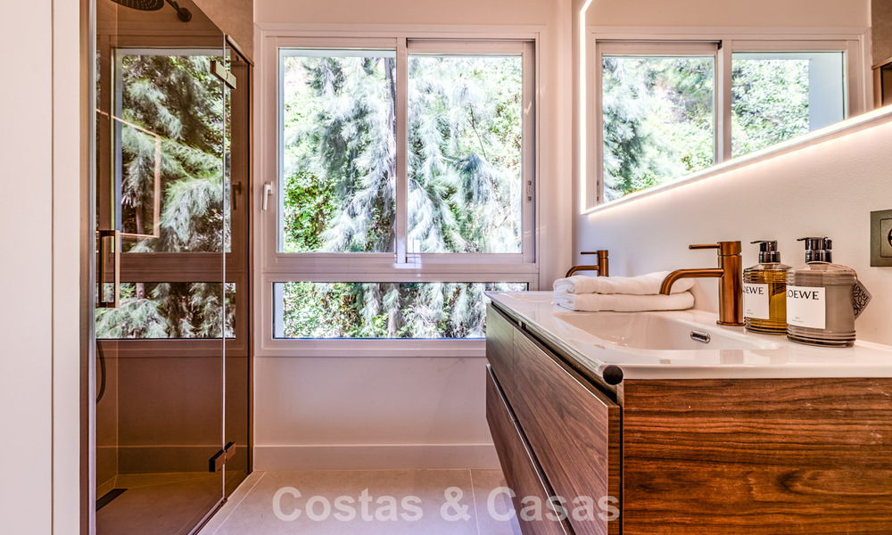 Gerenoveerd designappartement met panoramisch zeezicht te koop in La Quinta, Marbella - Benahavis 802687