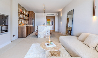 Gerenoveerd designappartement met panoramisch zeezicht te koop in La Quinta, Marbella - Benahavis 802691 