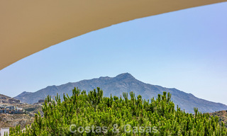 Gerenoveerd designappartement met panoramisch zeezicht te koop in La Quinta, Marbella - Benahavis 802717 