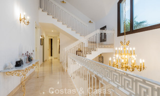 Klassieke Mediterrane Villa te koop op enkele meters v/h strand e/d golfbaan o/d New Golden Mile tussen Marbella en Estepona 802723 