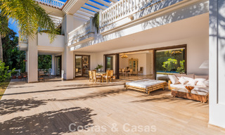 Klassieke Mediterrane Villa te koop op enkele meters v/h strand e/d golfbaan o/d New Golden Mile tussen Marbella en Estepona 802735 
