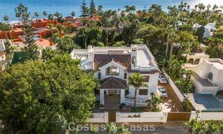 Klassieke Mediterrane Villa te koop op enkele meters v/h strand e/d golfbaan o/d New Golden Mile tussen Marbella en Estepona 802738 