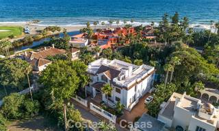 Klassieke Mediterrane Villa te koop op enkele meters v/h strand e/d golfbaan o/d New Golden Mile tussen Marbella en Estepona 802744 