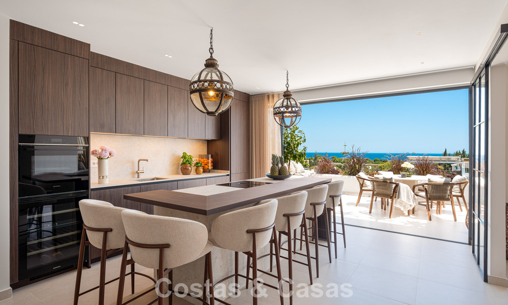 Luxueus gerenoveerd appartement met zeezicht te koop in een gated community op de Golden Mile in Marbella 802831