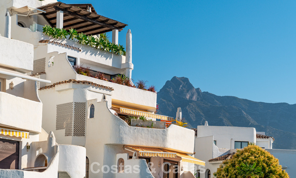 Luxueus gerenoveerd appartement met zeezicht te koop in een gated community op de Golden Mile in Marbella 802855