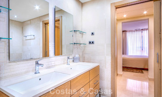 Ruim, luxe appartement te koop met zeezicht in een luxueus complex op de Golden Mile van Marbella 802963 