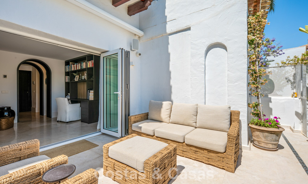 Exclusief gerenoveerd luxe appartement te koop in Puente Romano, Marbella 802995
