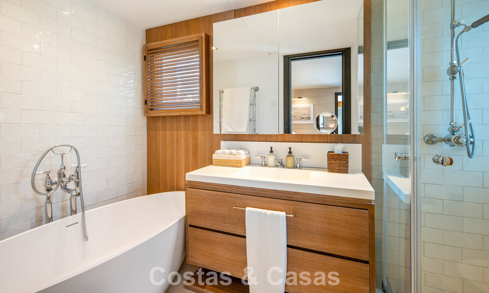 Exclusief gerenoveerd luxe appartement te koop in Puente Romano, Marbella 802998