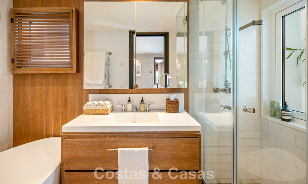 Exclusief gerenoveerd luxe appartement te koop in Puente Romano, Marbella 802999